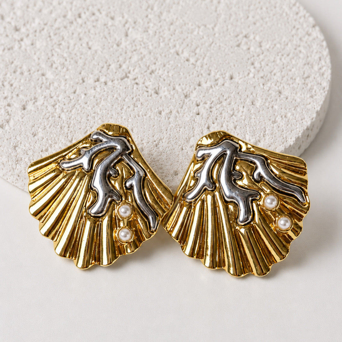Aretes Acero Inoxidable Concha Rama Plateada con 2 perlas