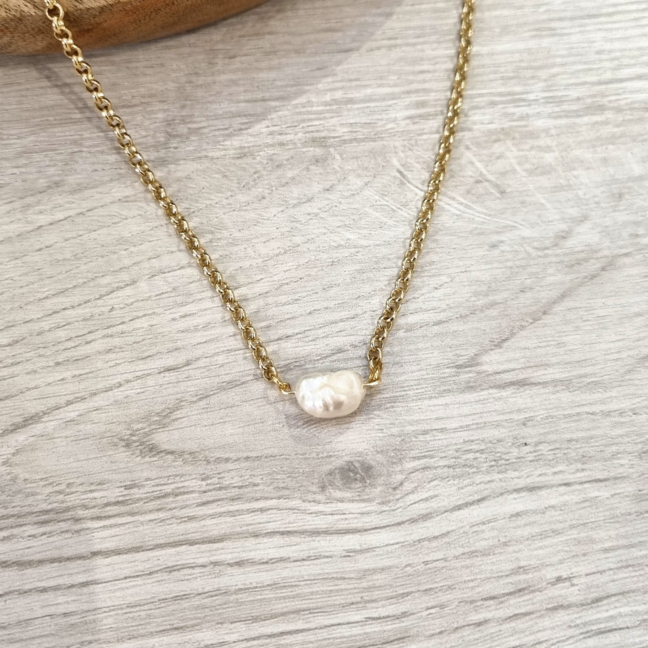 Collar Chapa de Oro Perla Natural