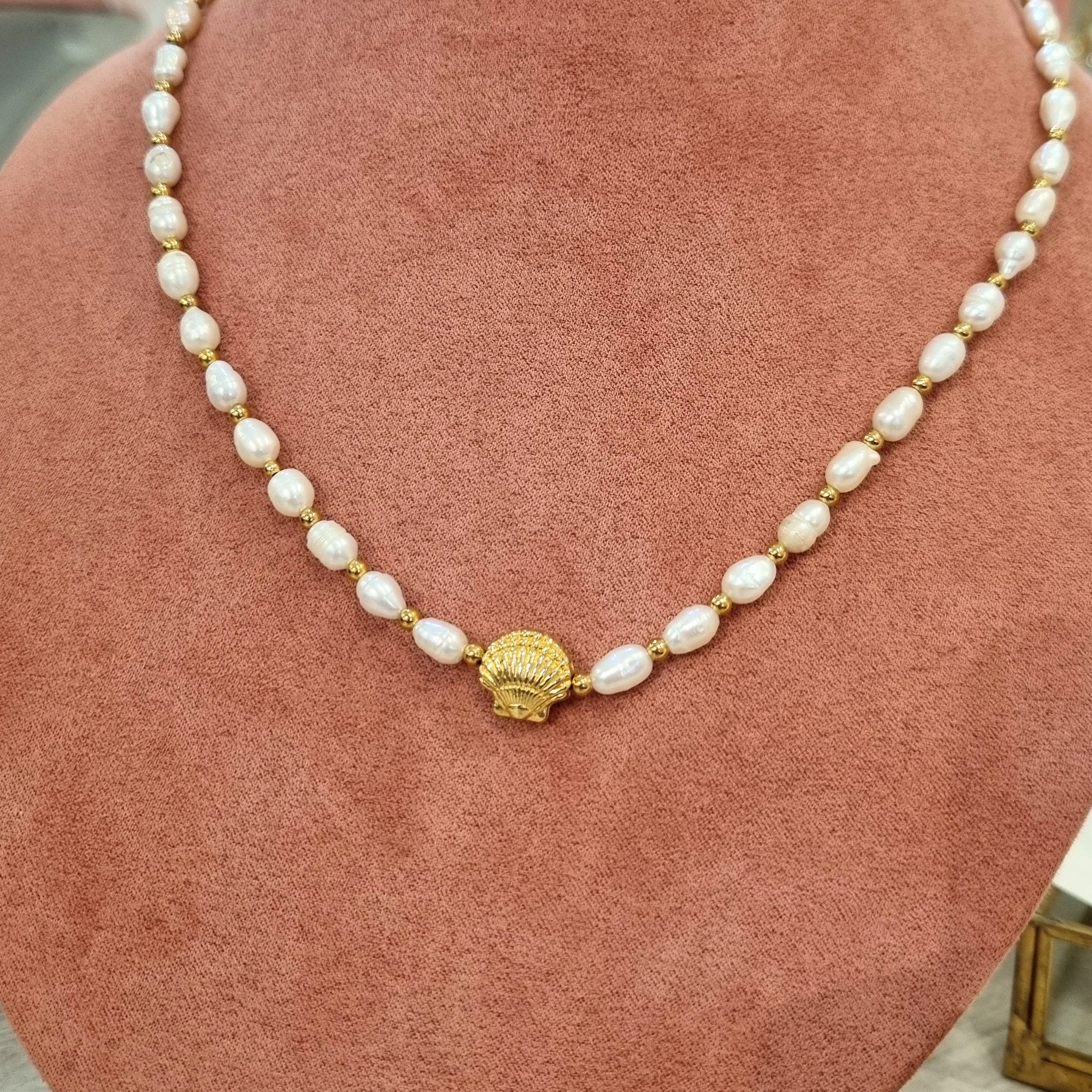 Collar Chapa de Oro Perla Natural Concha