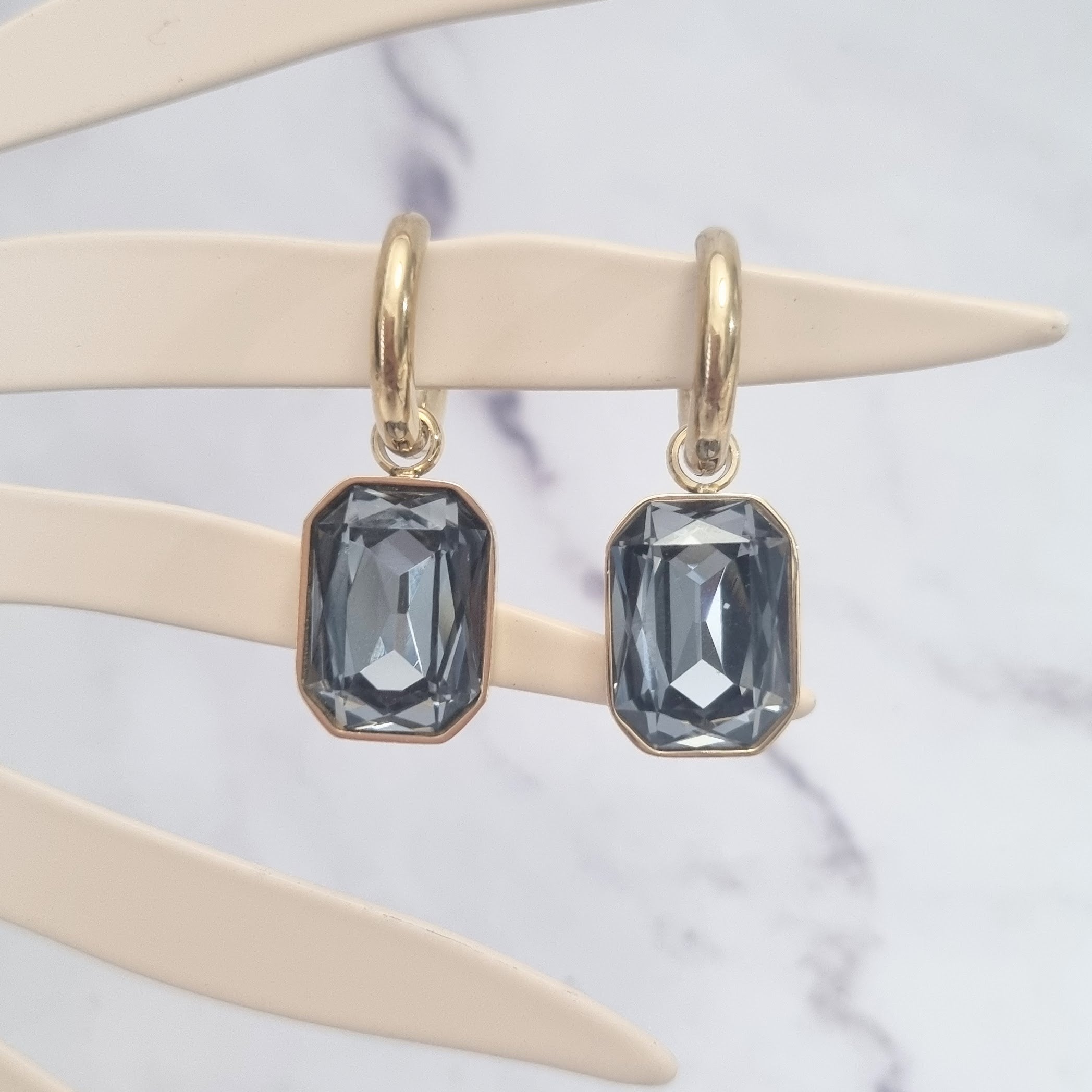 Huggies Acero Inoxidable con Cristal Baguette Gris