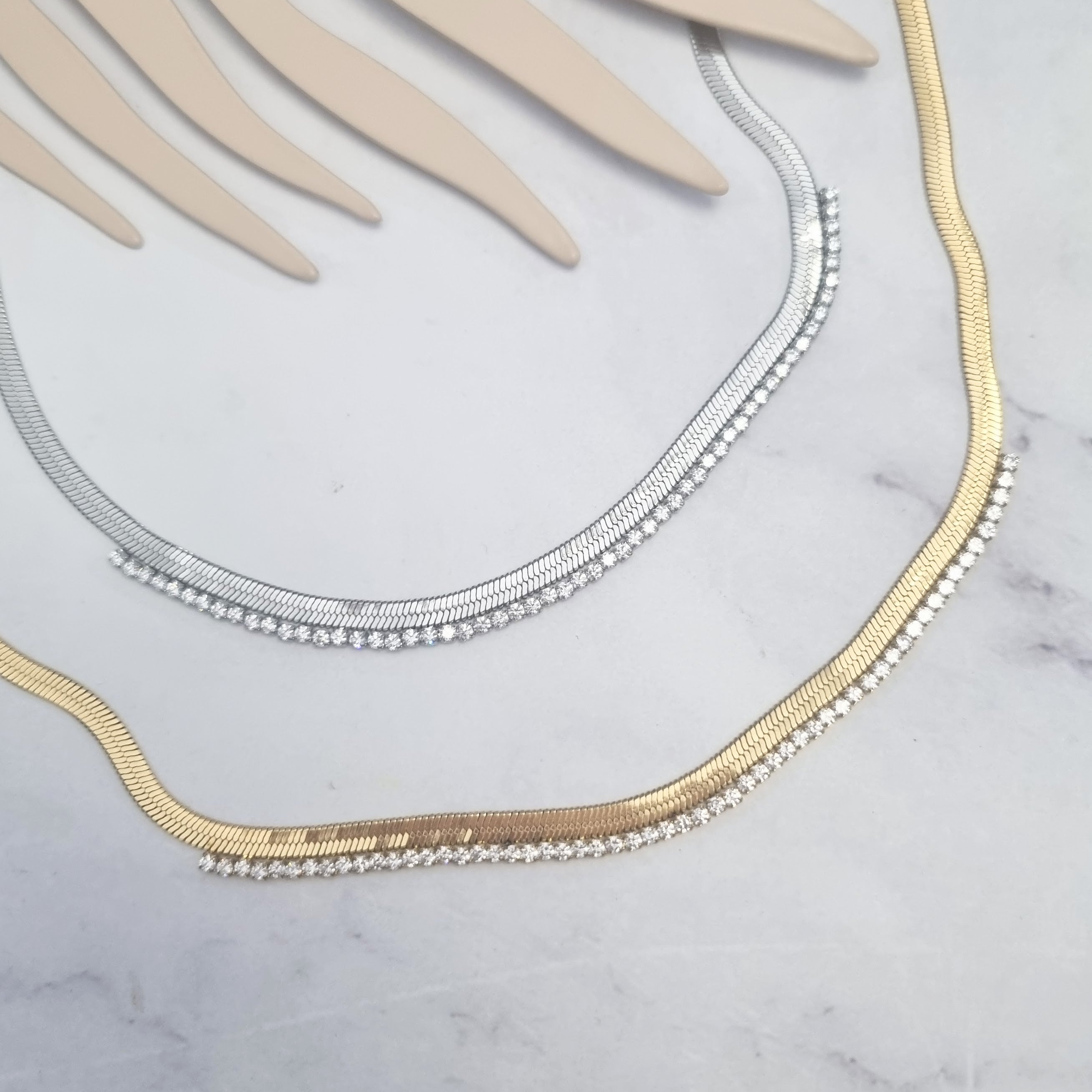 Collar Acero Inoxidable Plano con Crist