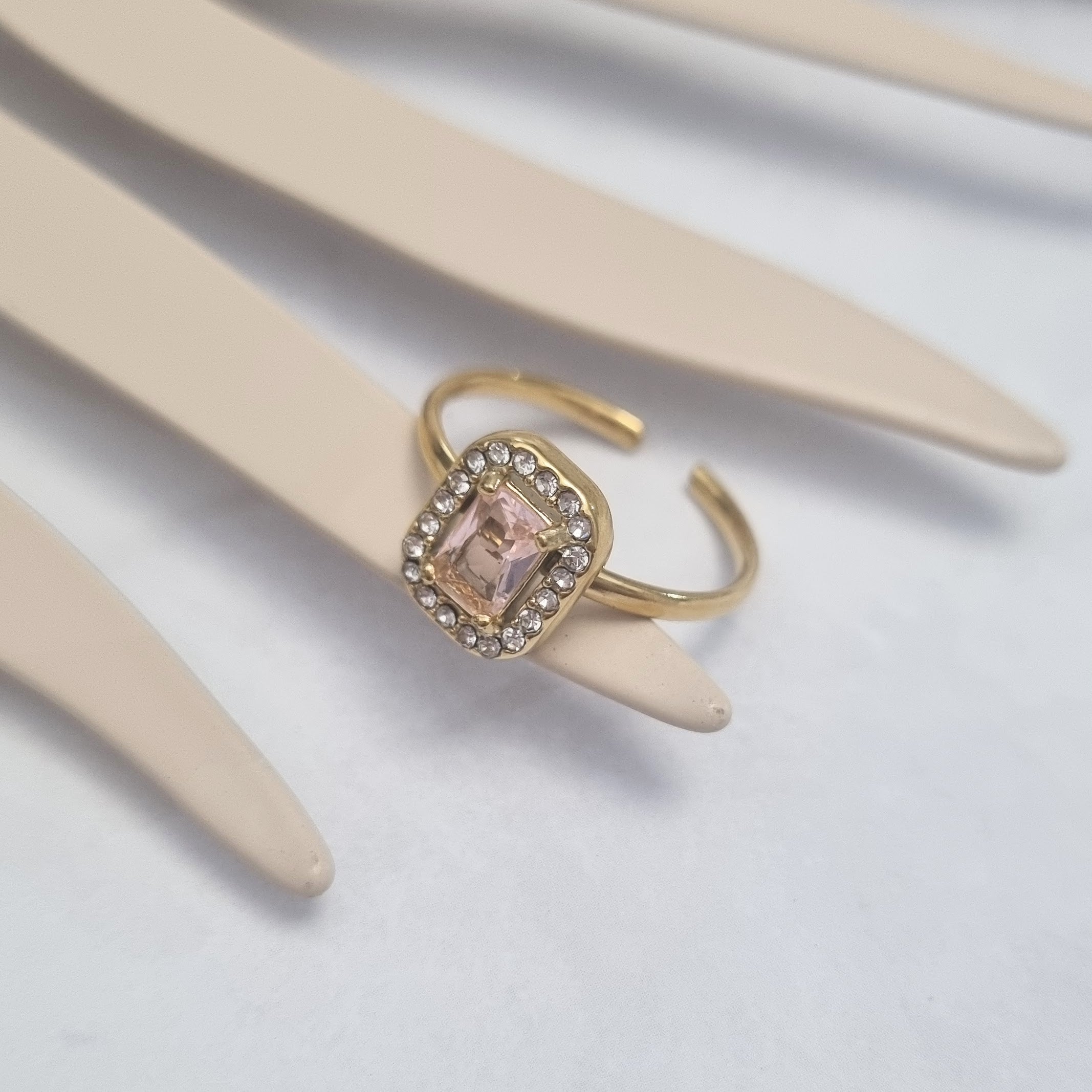 Anillo Acero Inoxidable Baguette Rosa