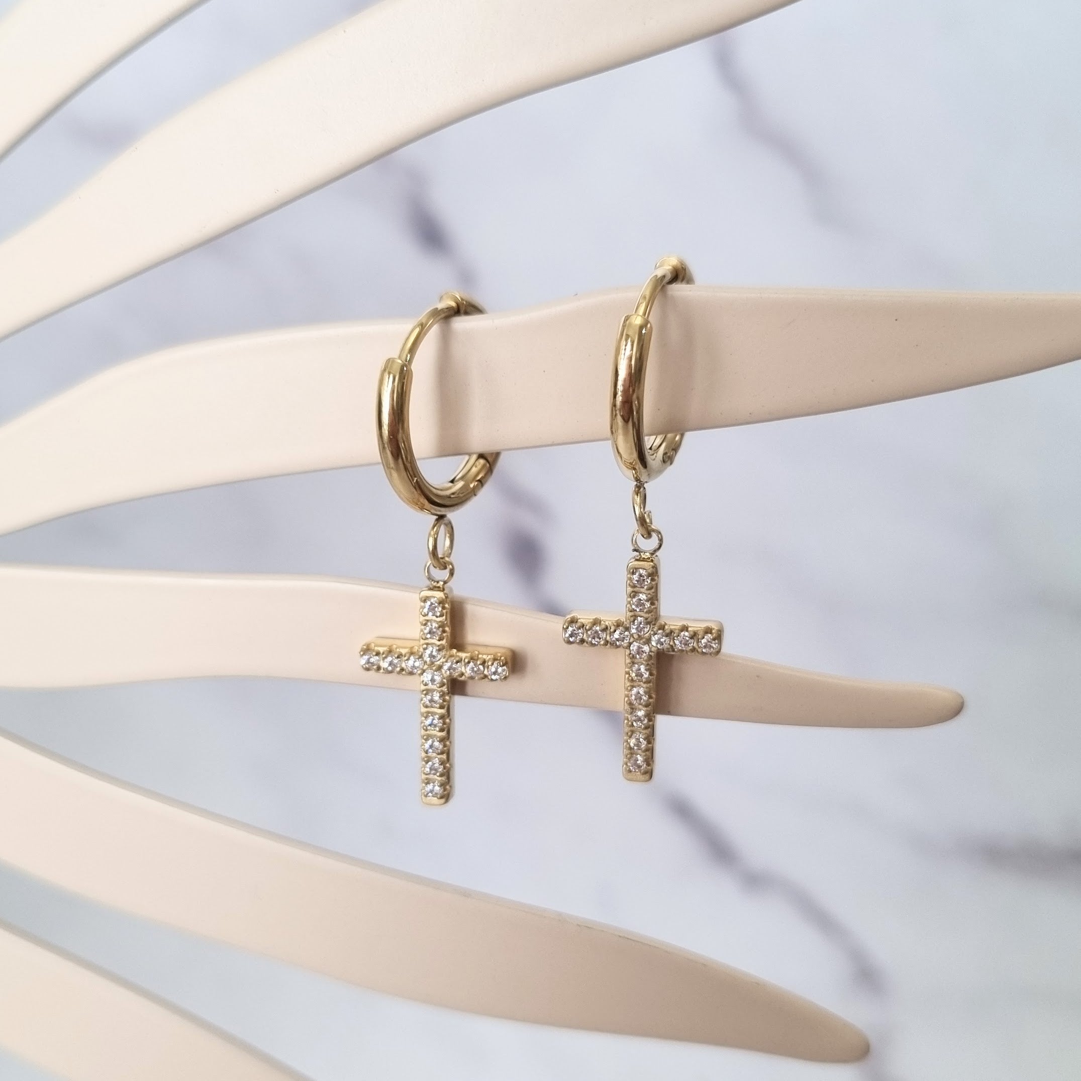 Huggies Acero Inoxidable Cruz