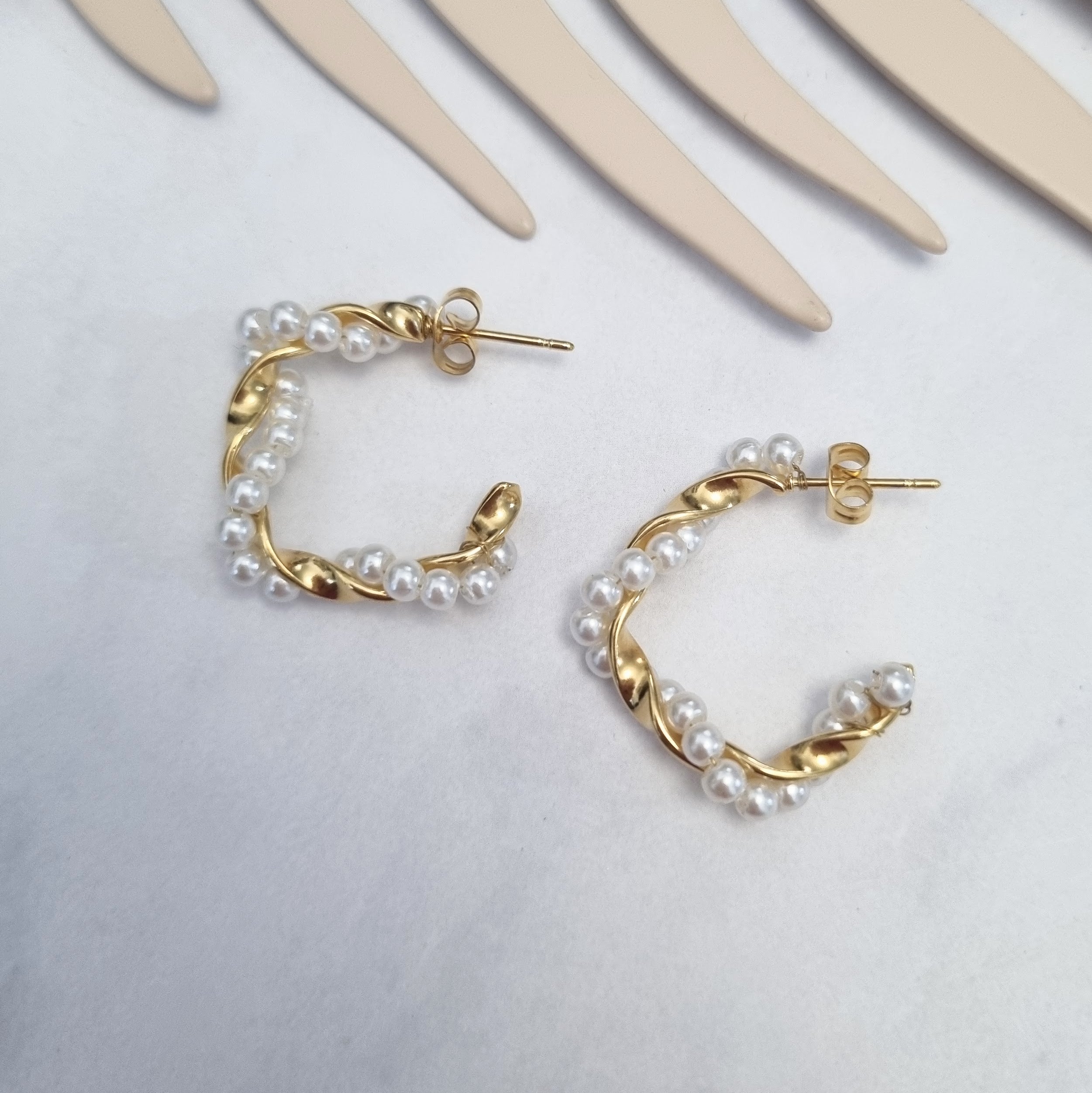 Arracadas Acero Inoxidable Trenzada con Perlas