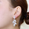 Aretes Rodio 5 Hojas Con Mini Cristales
