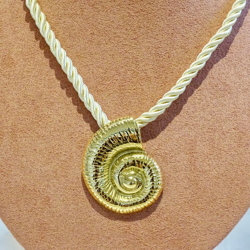 Collar Acero Inoxidable Listón Trenzado Concha