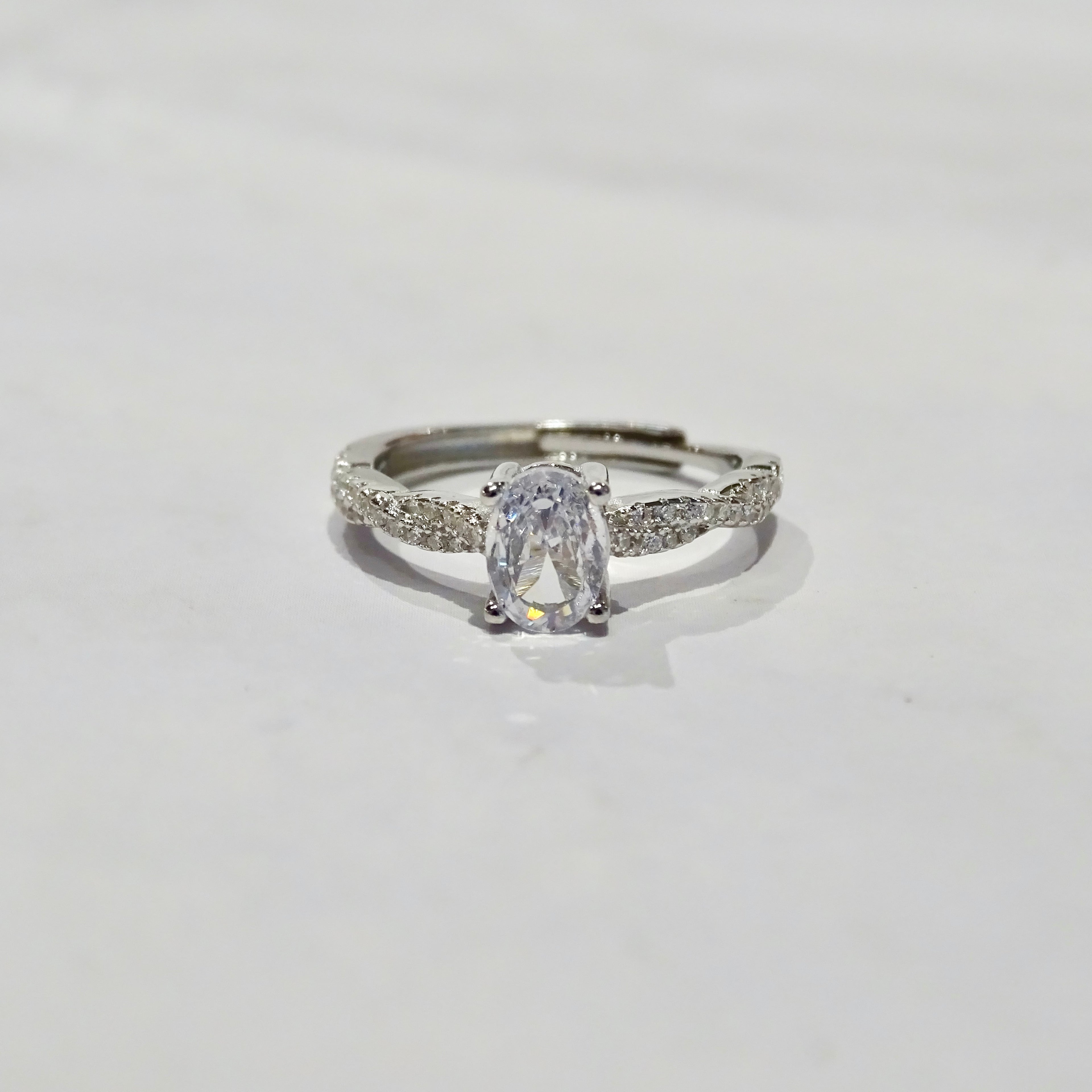 Anillo Plata .925 Óvalo Solitario Trenzado