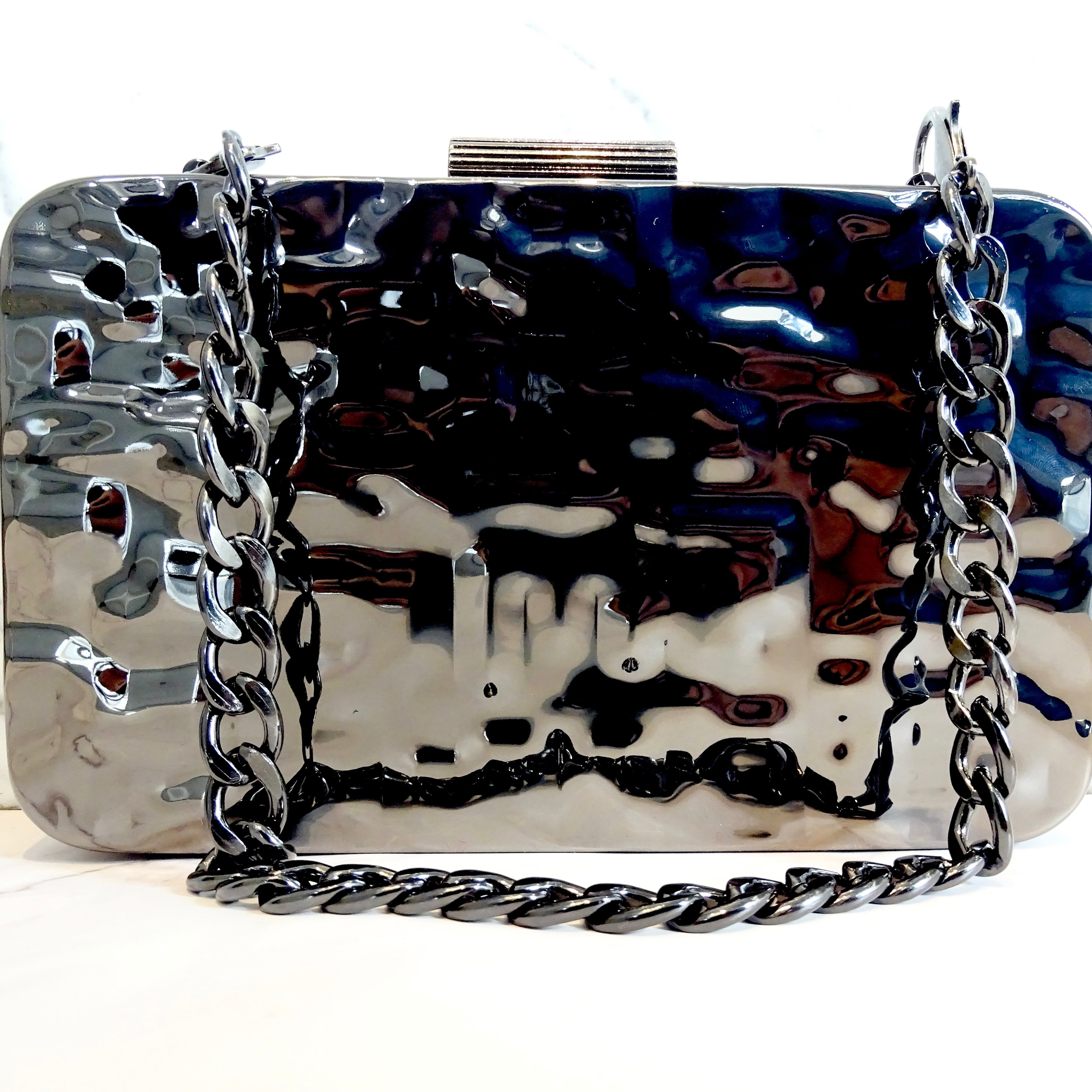 Bolsa Negra Rígida Ondulada