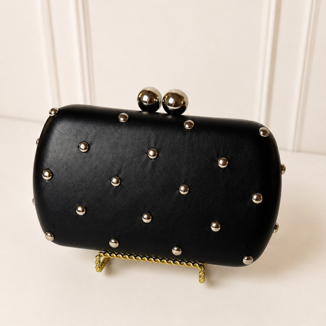 Bolsa Negra Lisa Con Bolitas Plateadas