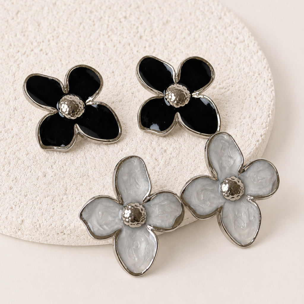 Aretes Acero Inoxidable Flor negra 4 pétalos