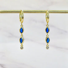 Cargar imagen en el visor de la galería, Aretes Plata .925 con Chapa de Oro Doble Piedra Azul