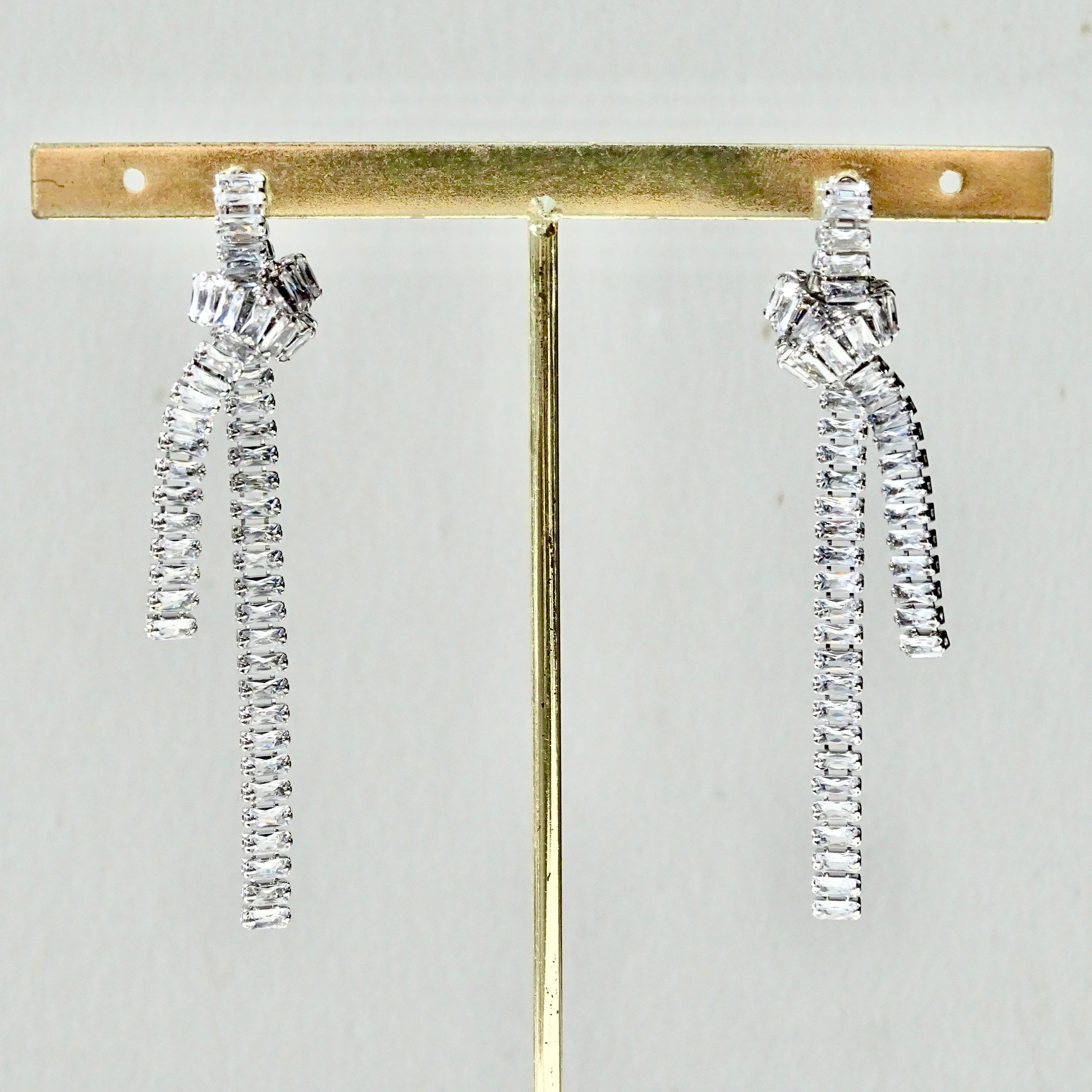 Aretes Rodio Largos con Nudo