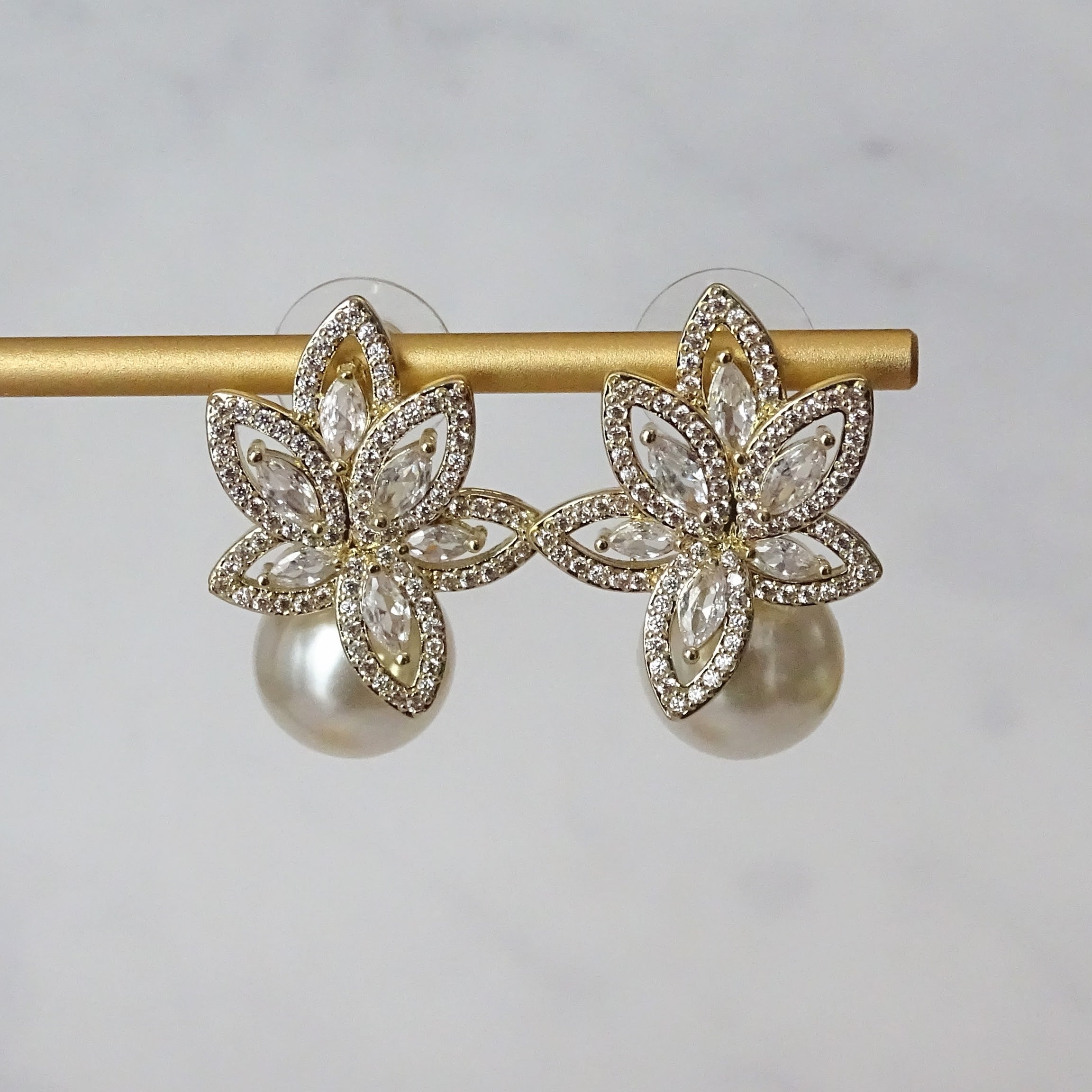 Aretes Andrea Dorados