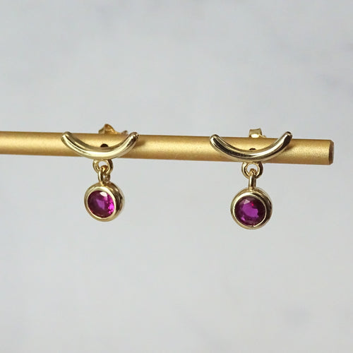 Aretes Plata 925 con Chapa de Oro Curva con Rojo