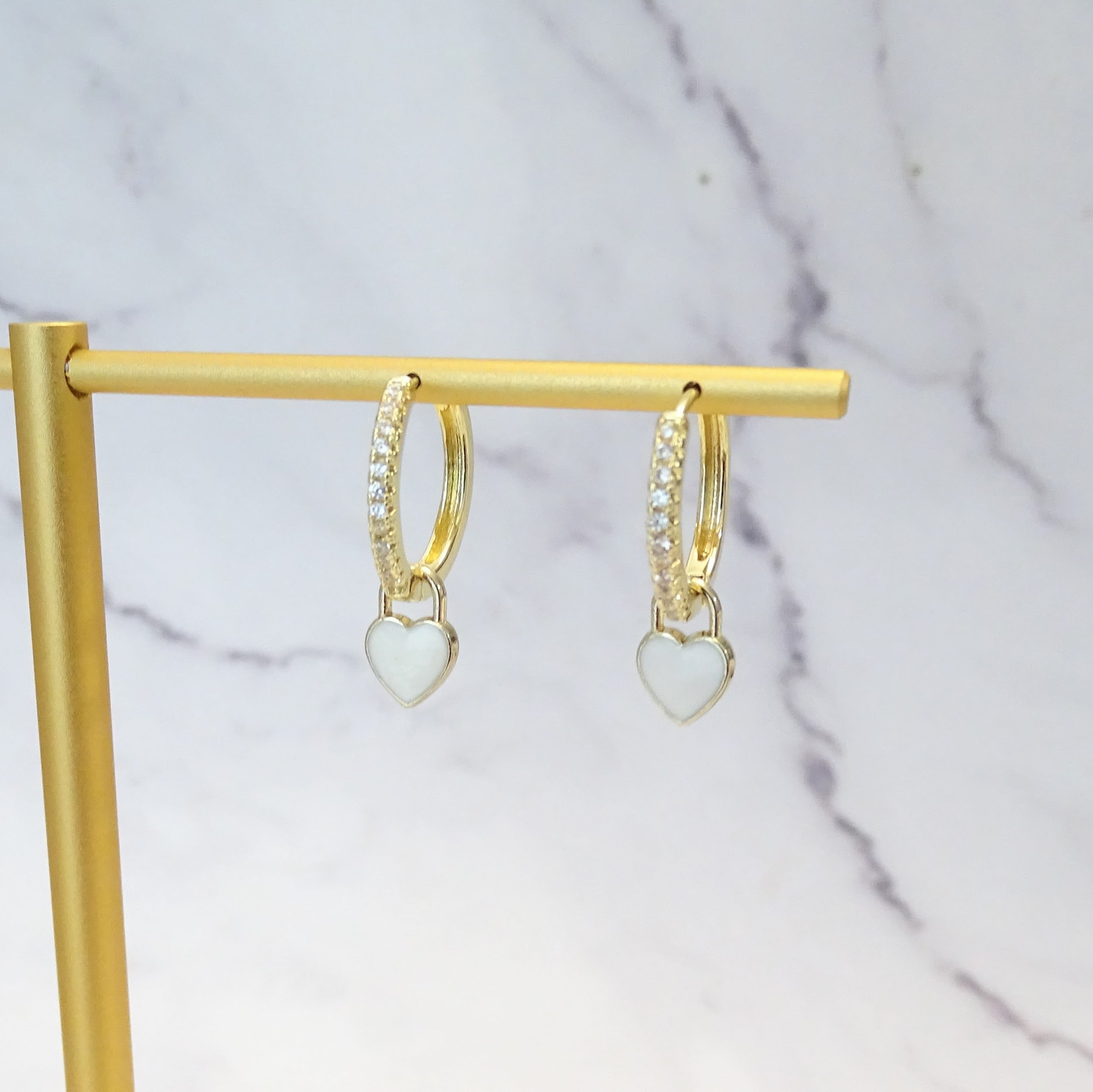 Huggies Plata 925 con Chapa de Oro Corazon Blanco