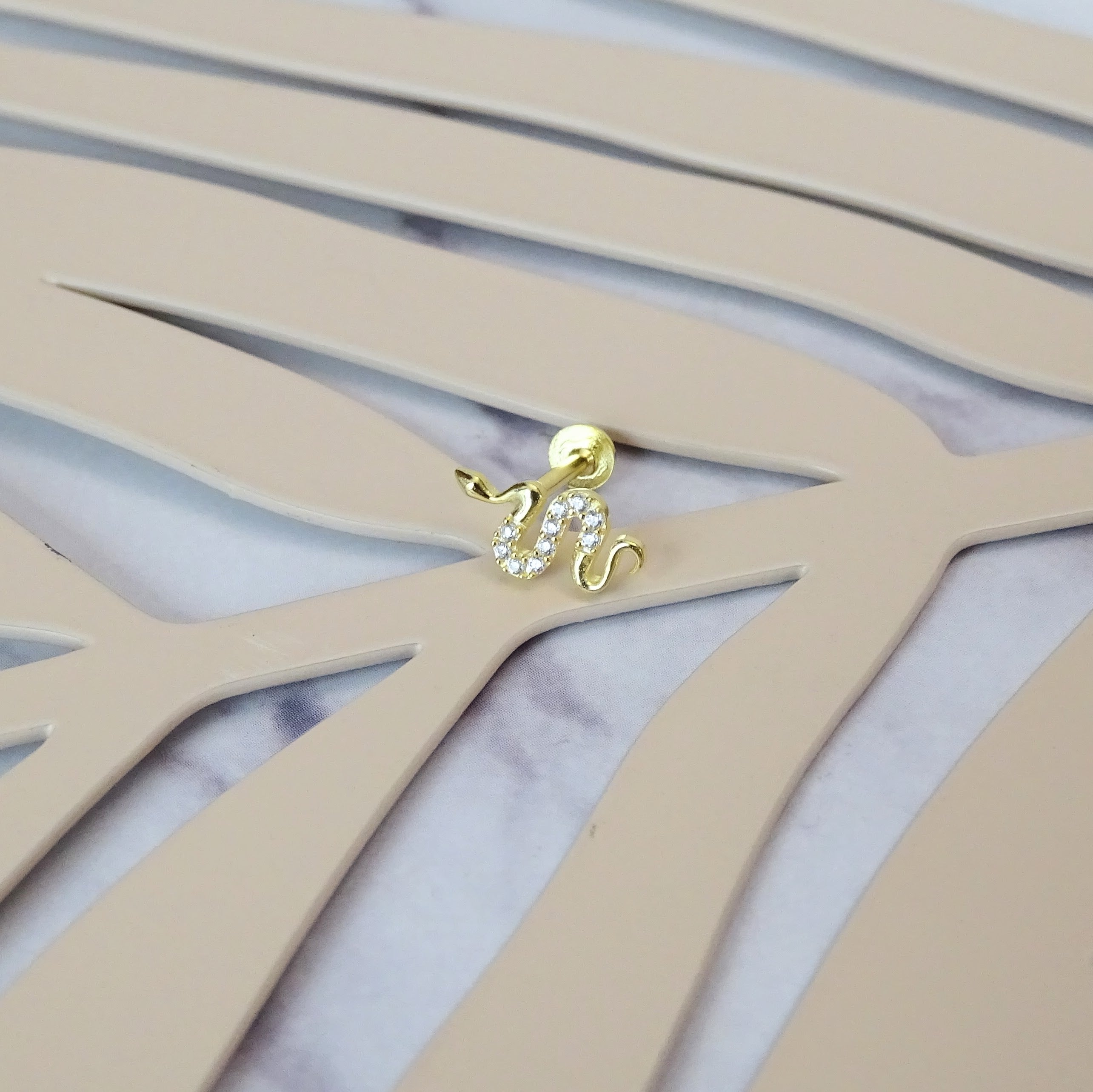 Piercing Plata 925 con Chapa de Oro Serpiente