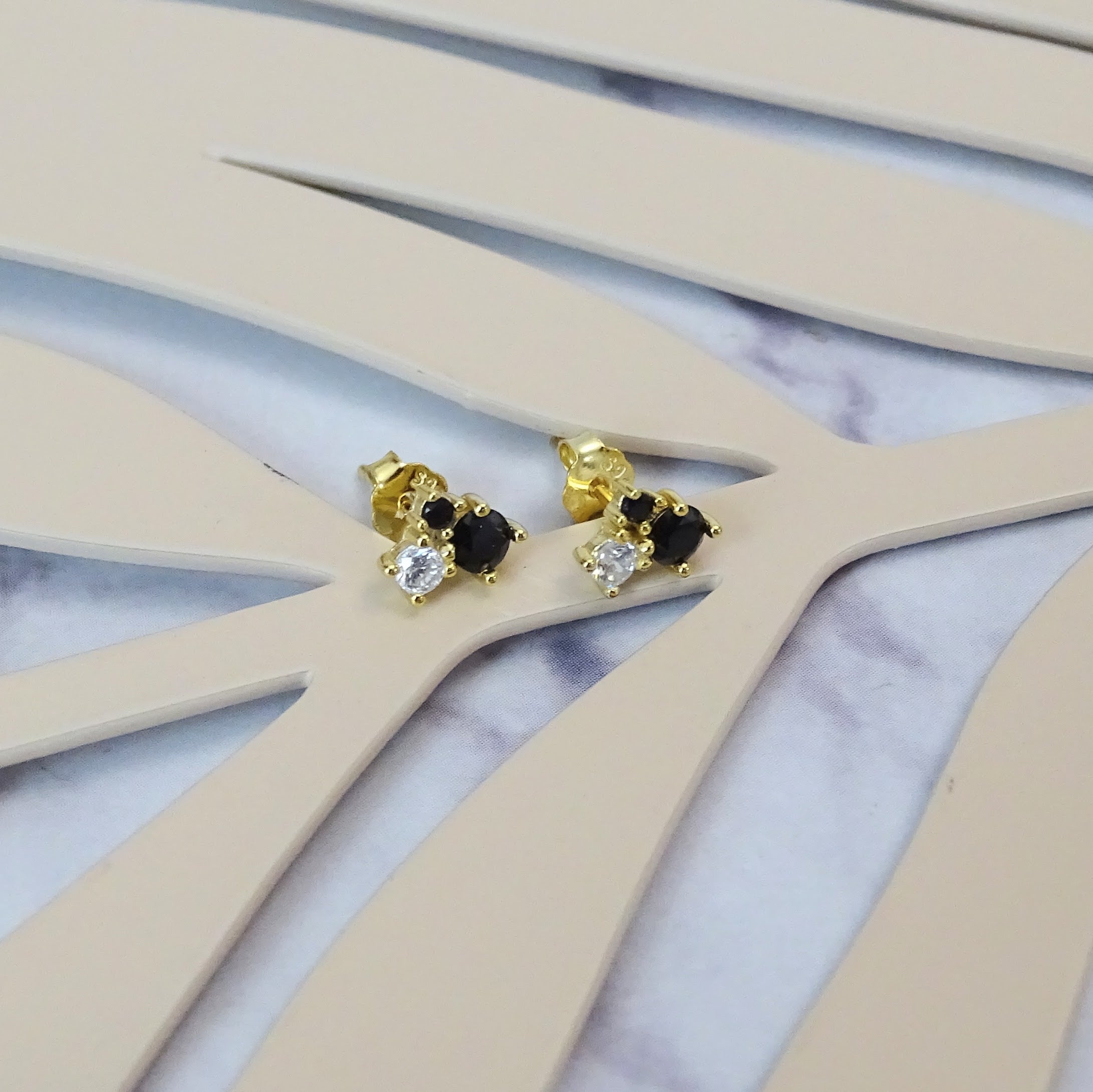 Aretes Plata 925 con Chapa de Oro con Negro