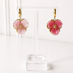 Aretes Acero Inoxidable Huggies flor 3 pétalos de acrílico