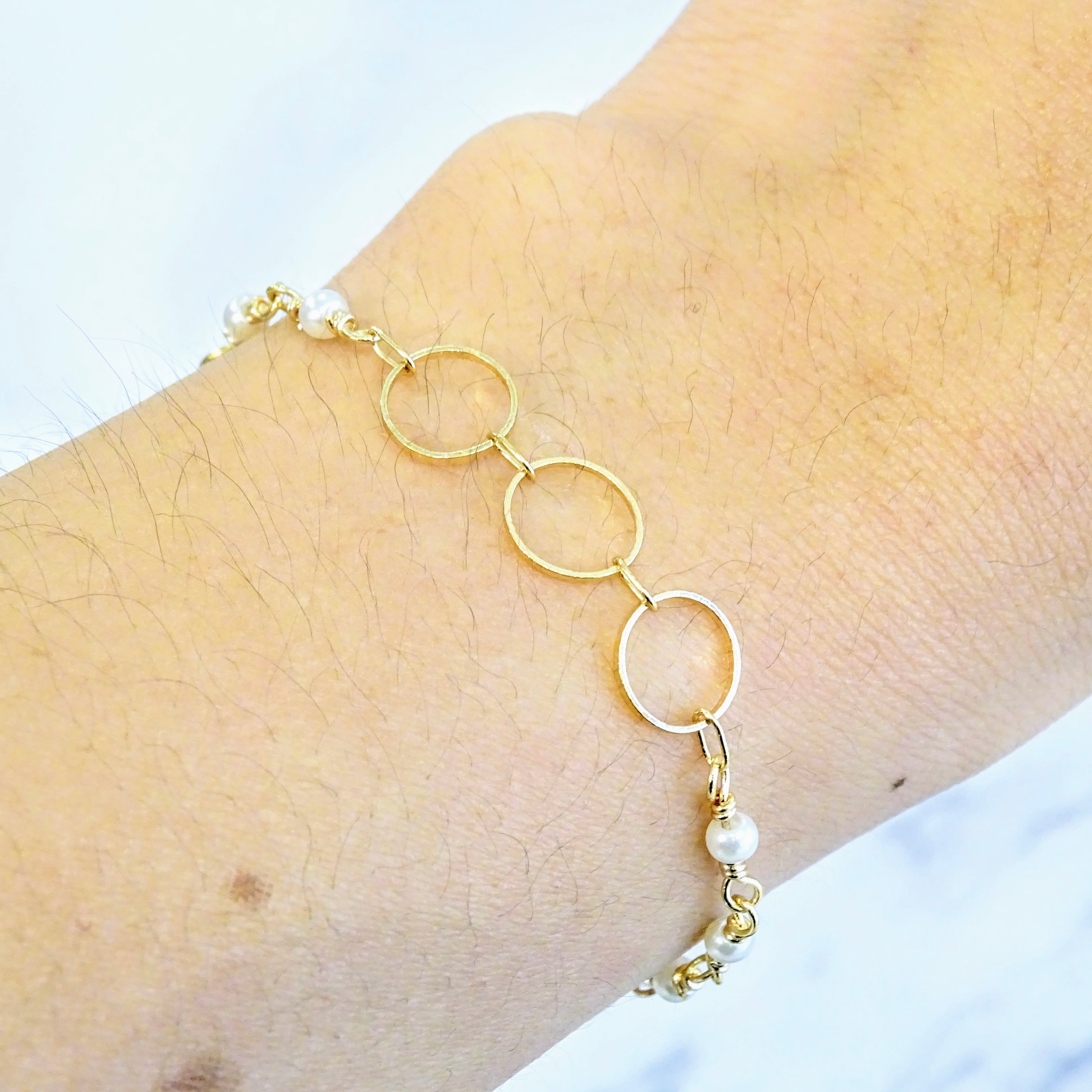 Pulsera Chapa de Oro Perlas y Círculos