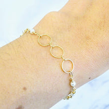 Cargar imagen en el visor de la galería, Pulsera Chapa de Oro Perlas y Círculos