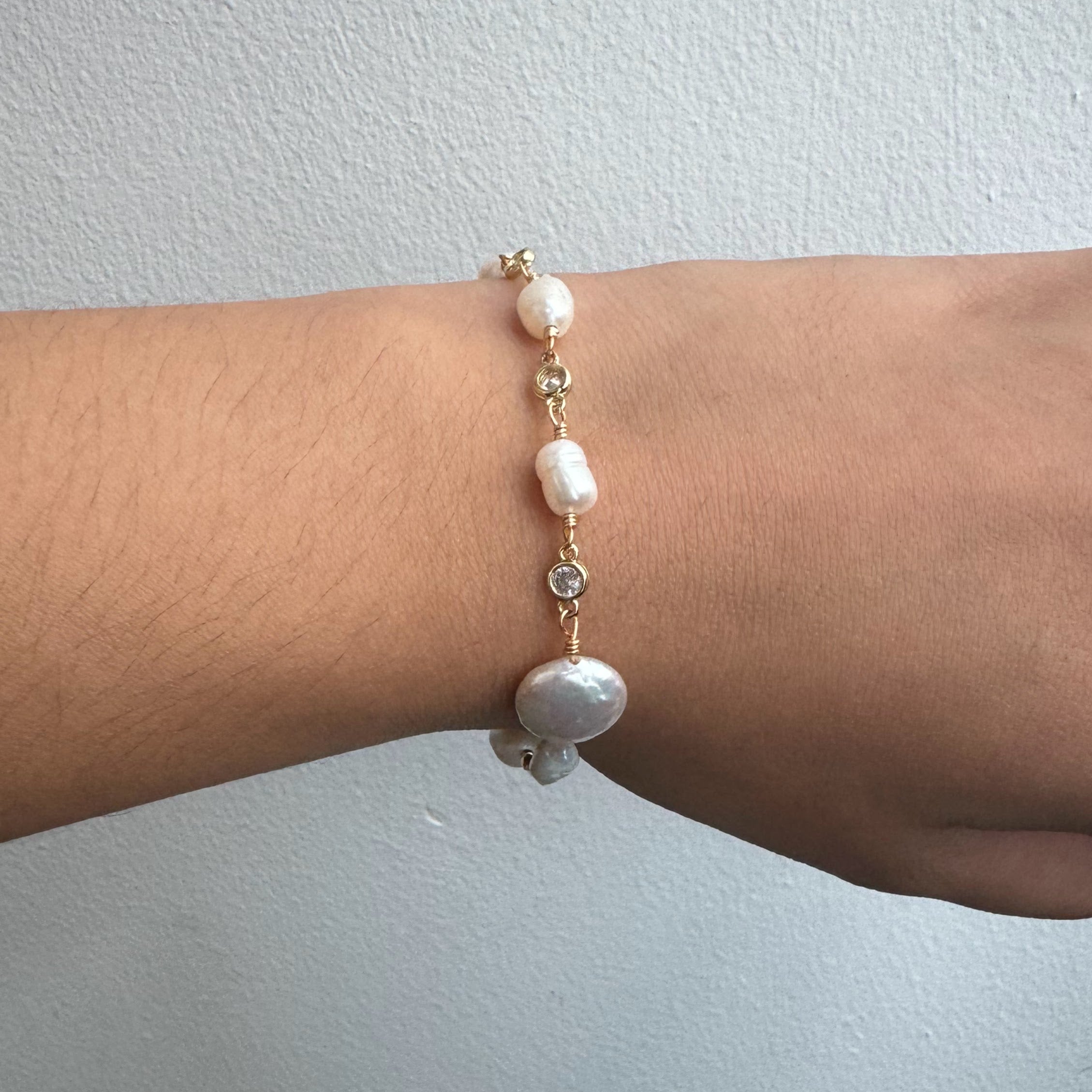 Pulsera Chapa de Oro con Perla de Rio