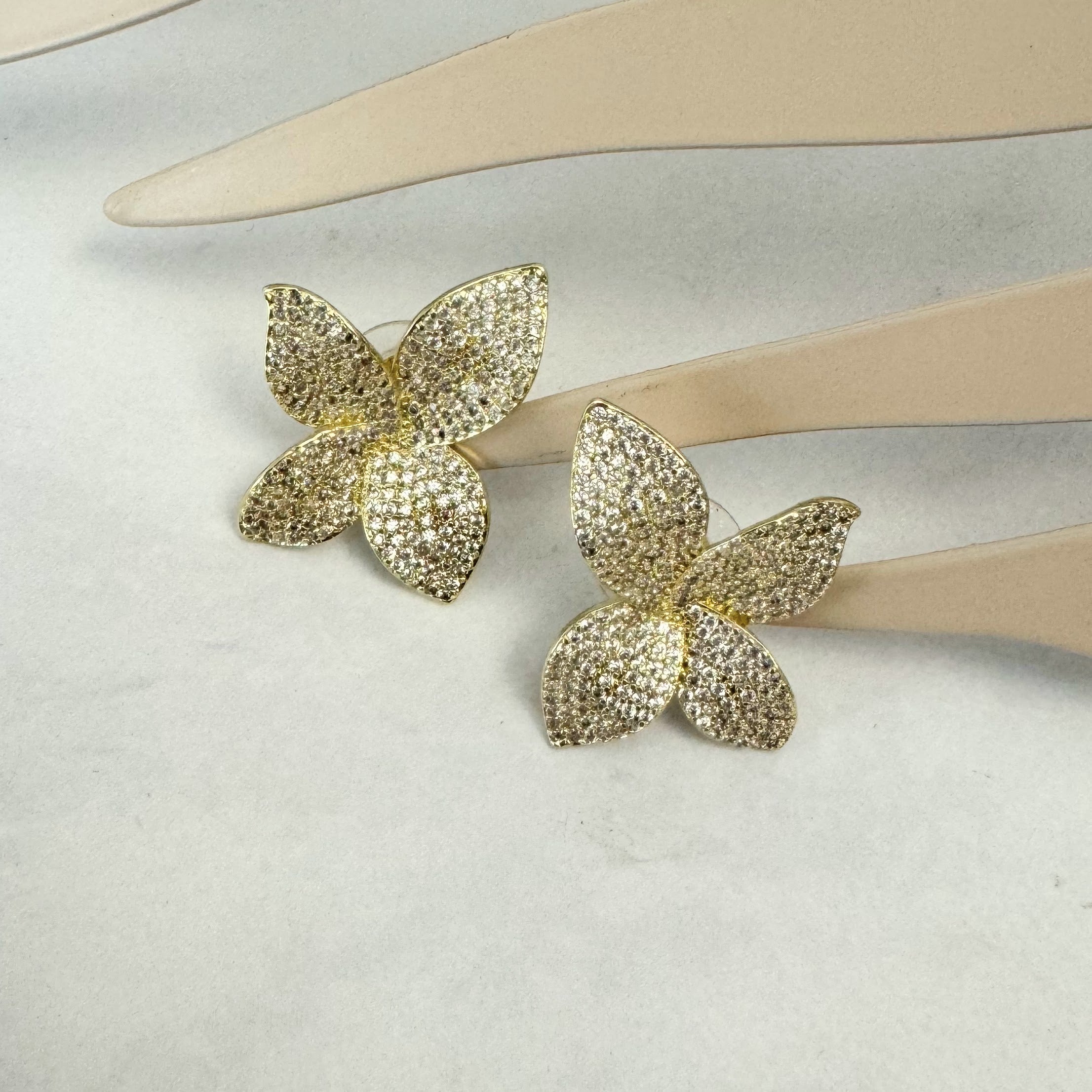 Aretes Maggie Dorado