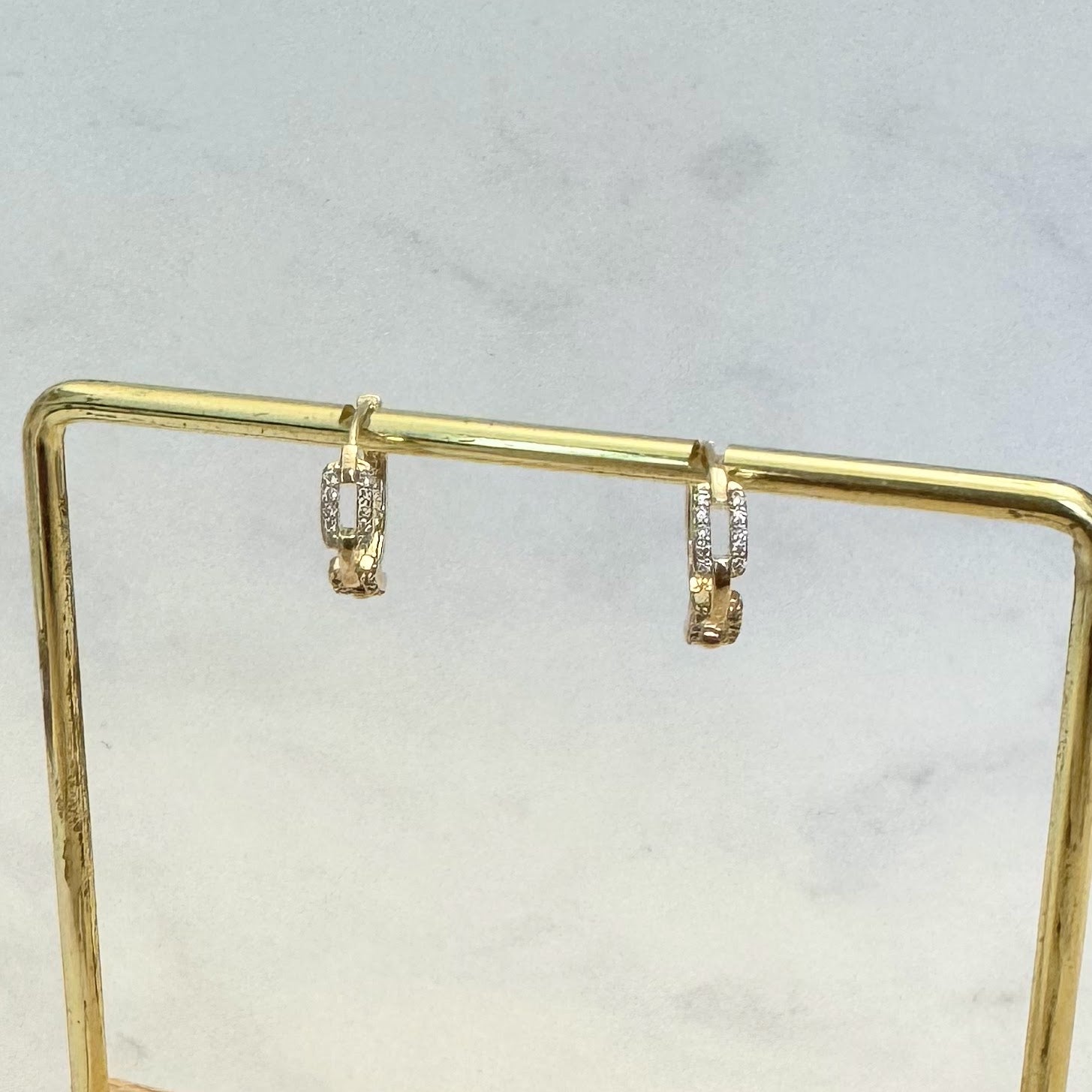 Huggies Chapa de Oro Eslabon y Zirc