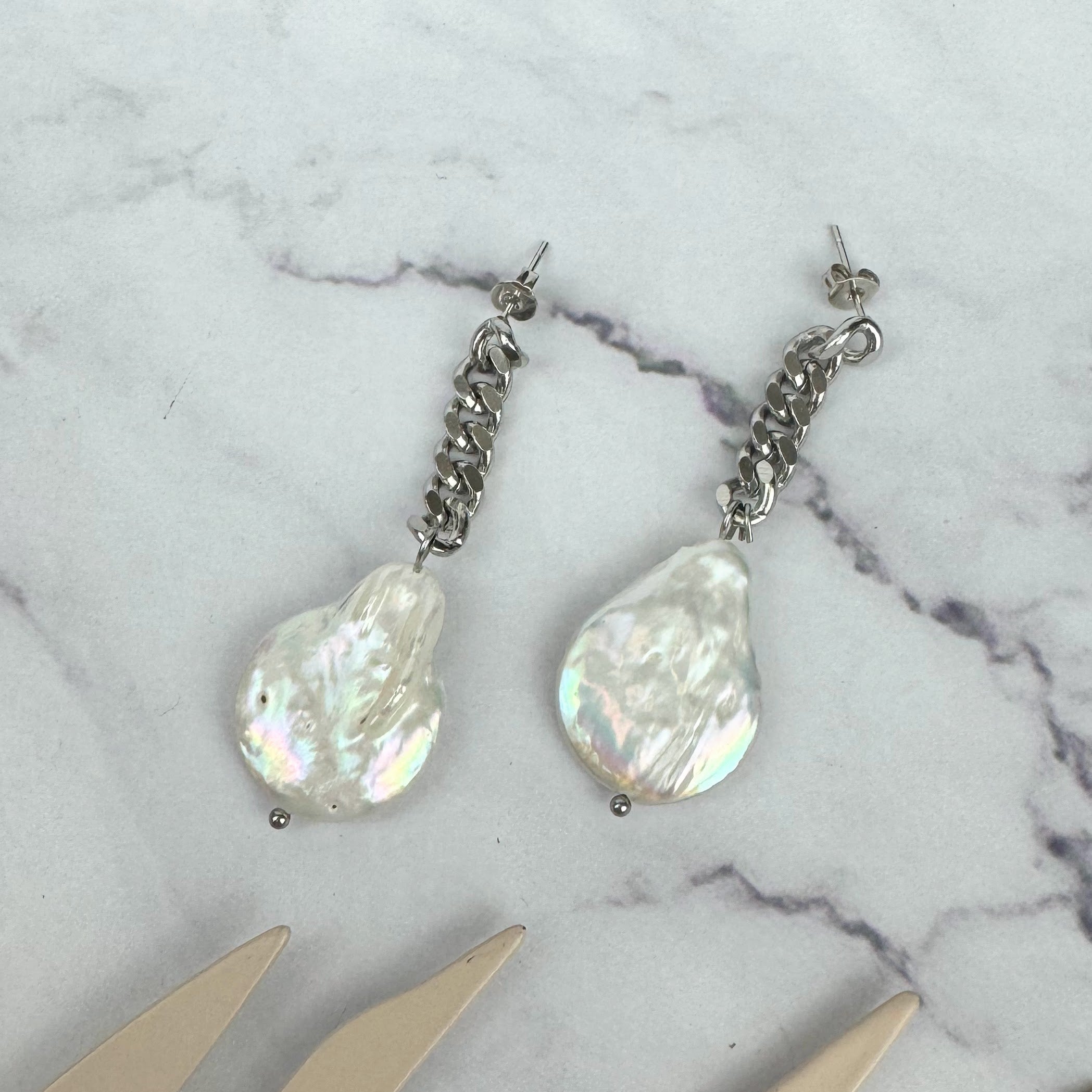 Aretes Acero Inoxidable Perla Barroca en Eslabon