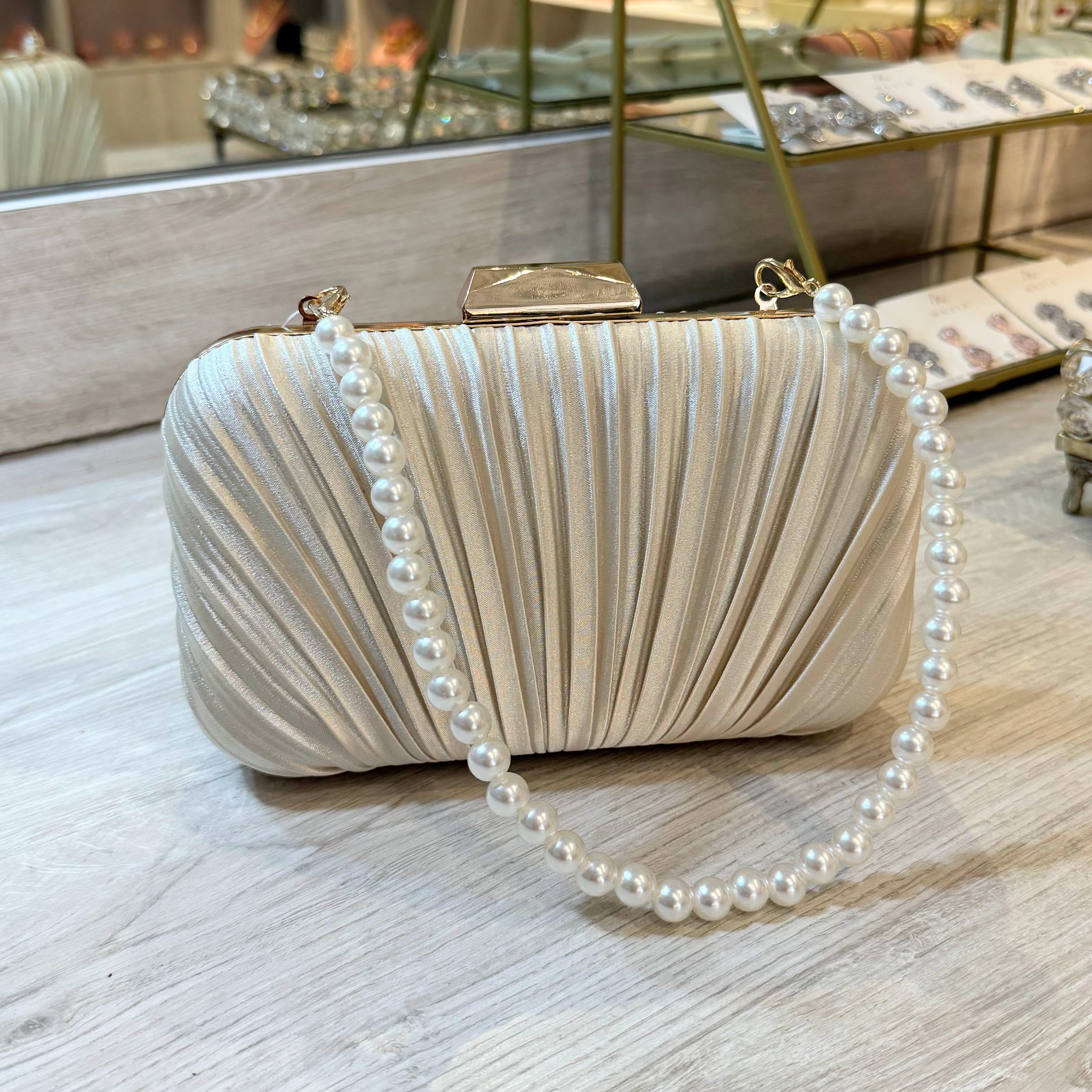 Bolsa Dorada Fruncida