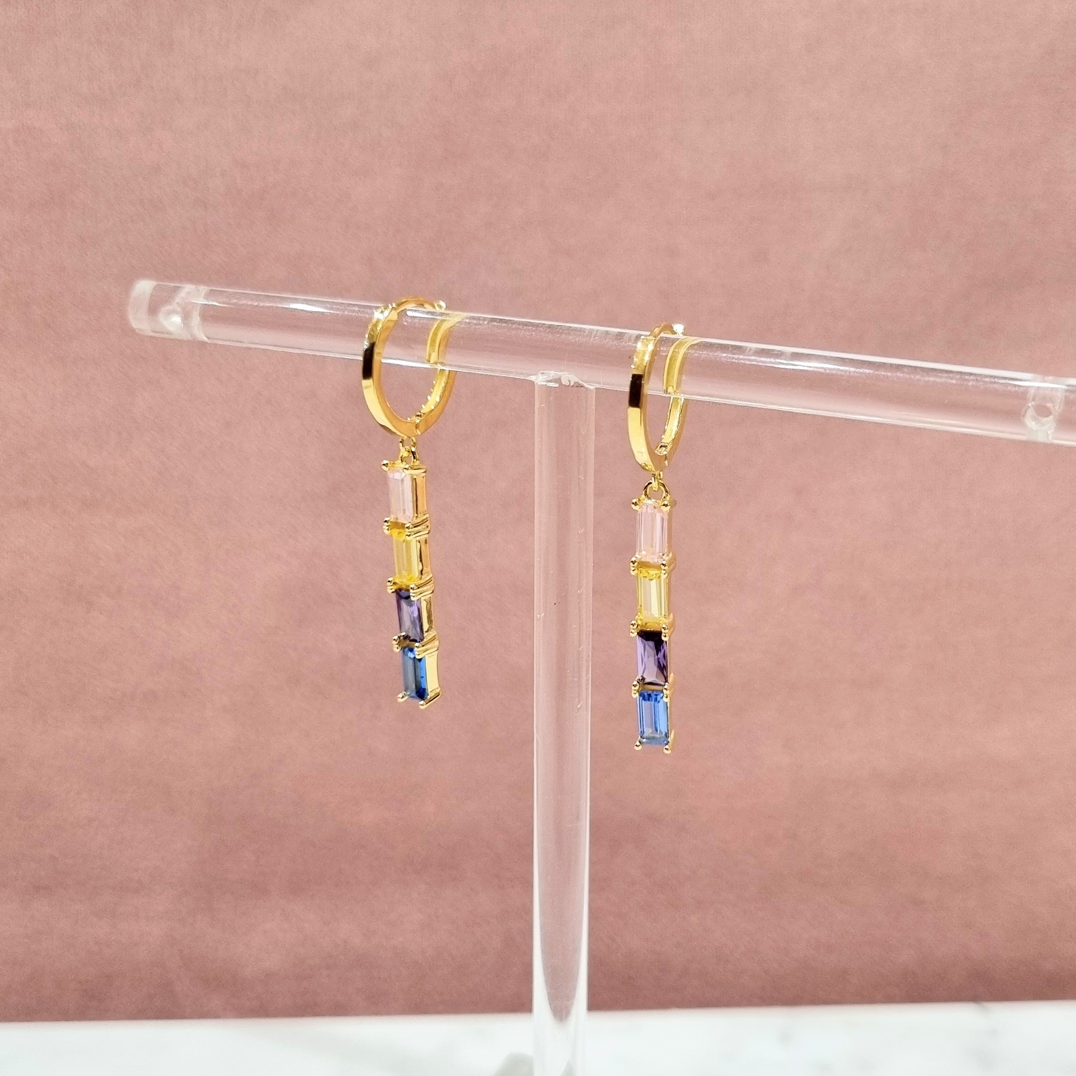 Huggies Plata .925 Chapado en Oro 18K con 4 Zirconias