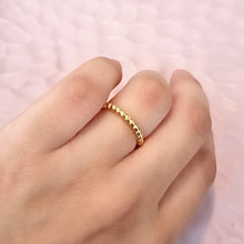 Cargar imagen en el visor de la galería, Anillo Chapa de Oro Bolitas Ajustable