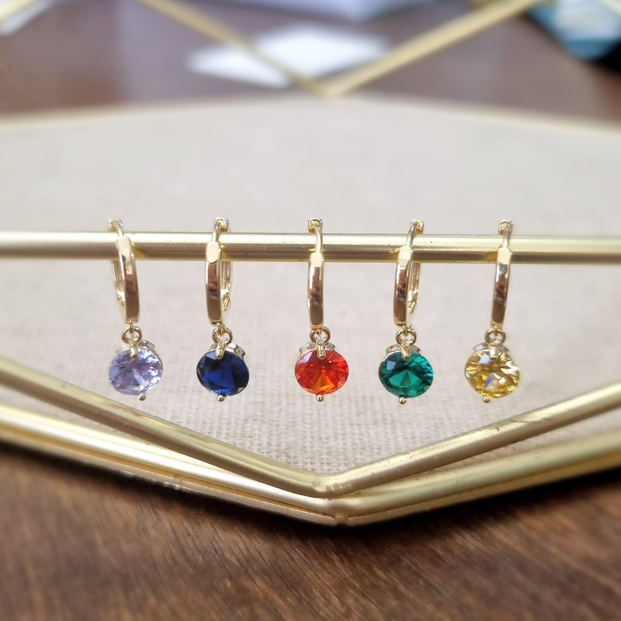 Huggie Dorado Poste de Plata