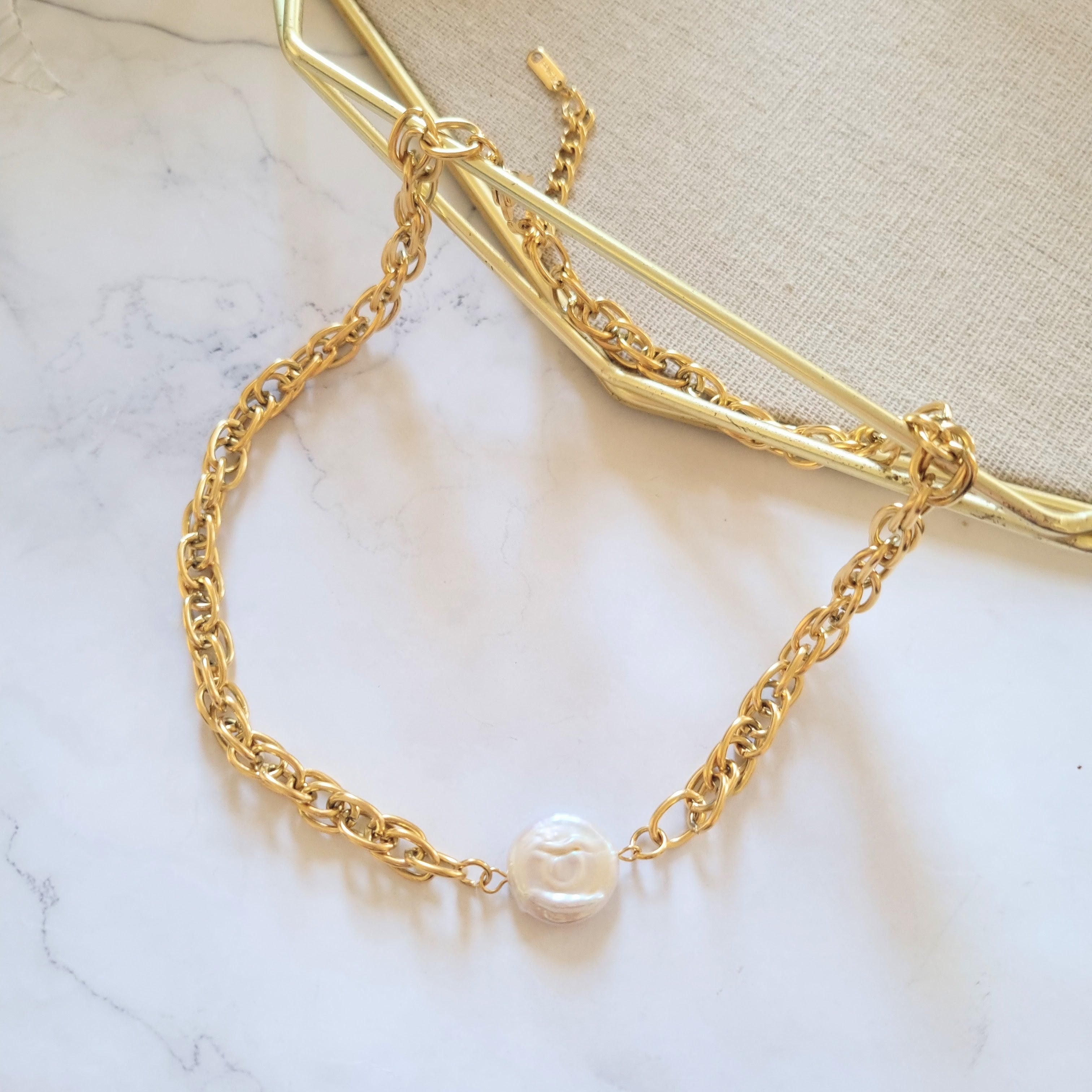 Collar Acero con Perla Barroca