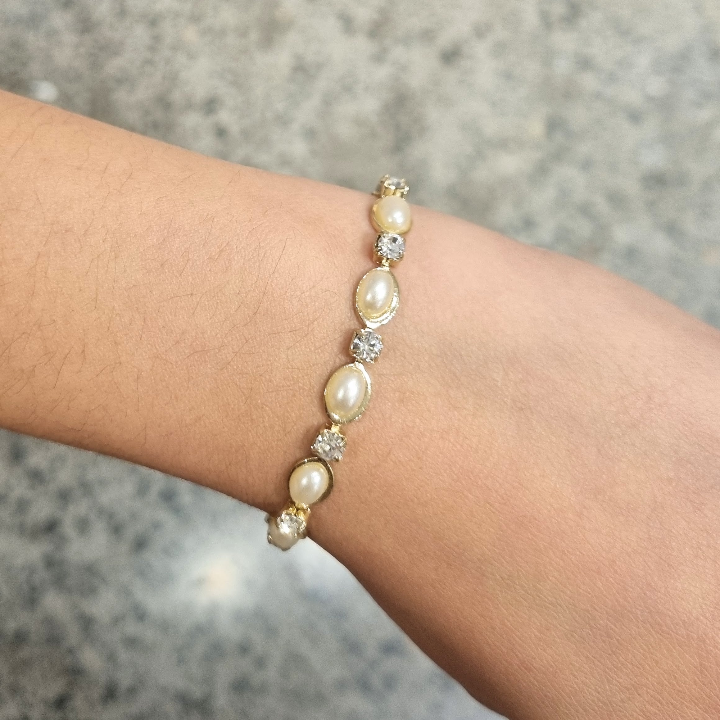 Pulsera Chapa de Oro Perlas y Cristales