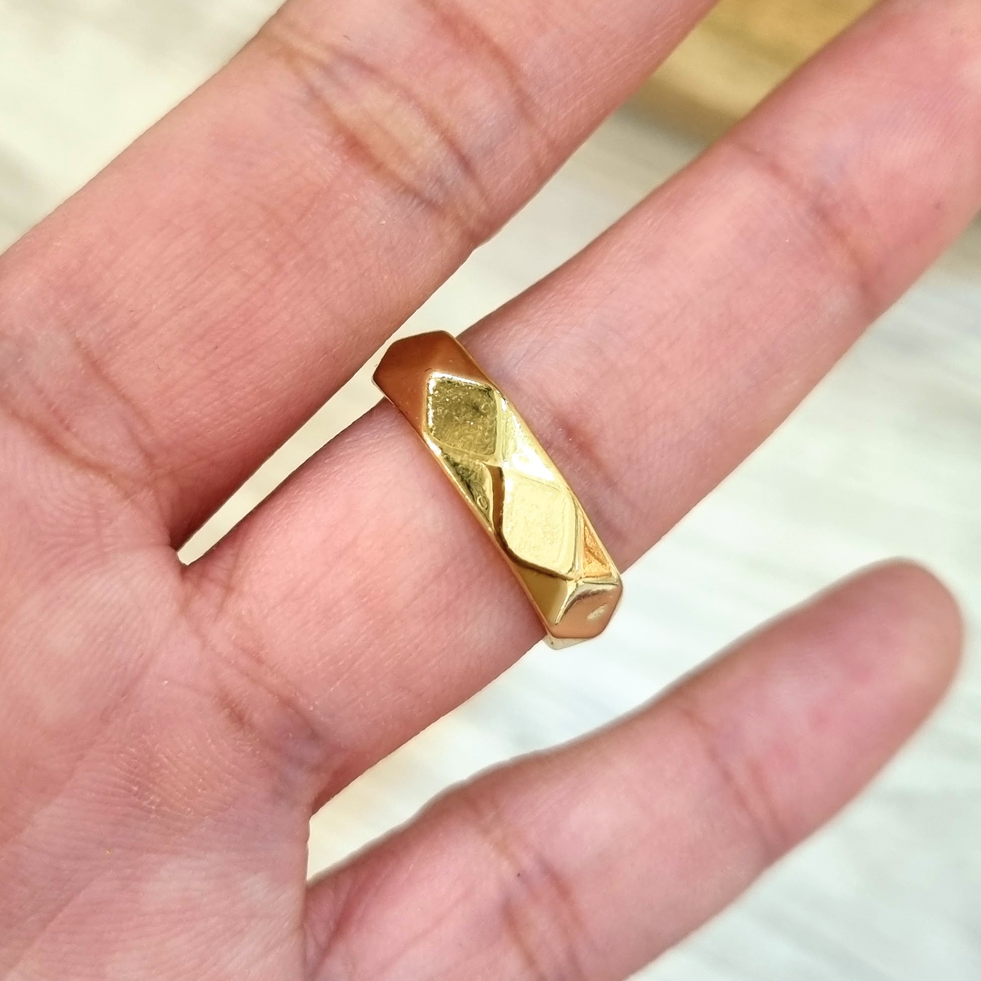 Anillo Dorado Acero Inoxidable Geometrico