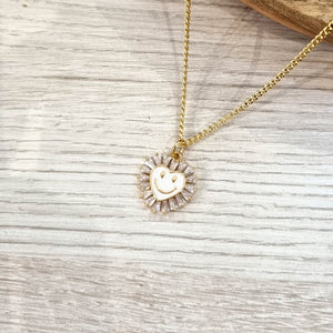 Collar Chapa de Oro Happy Blanco Corazon