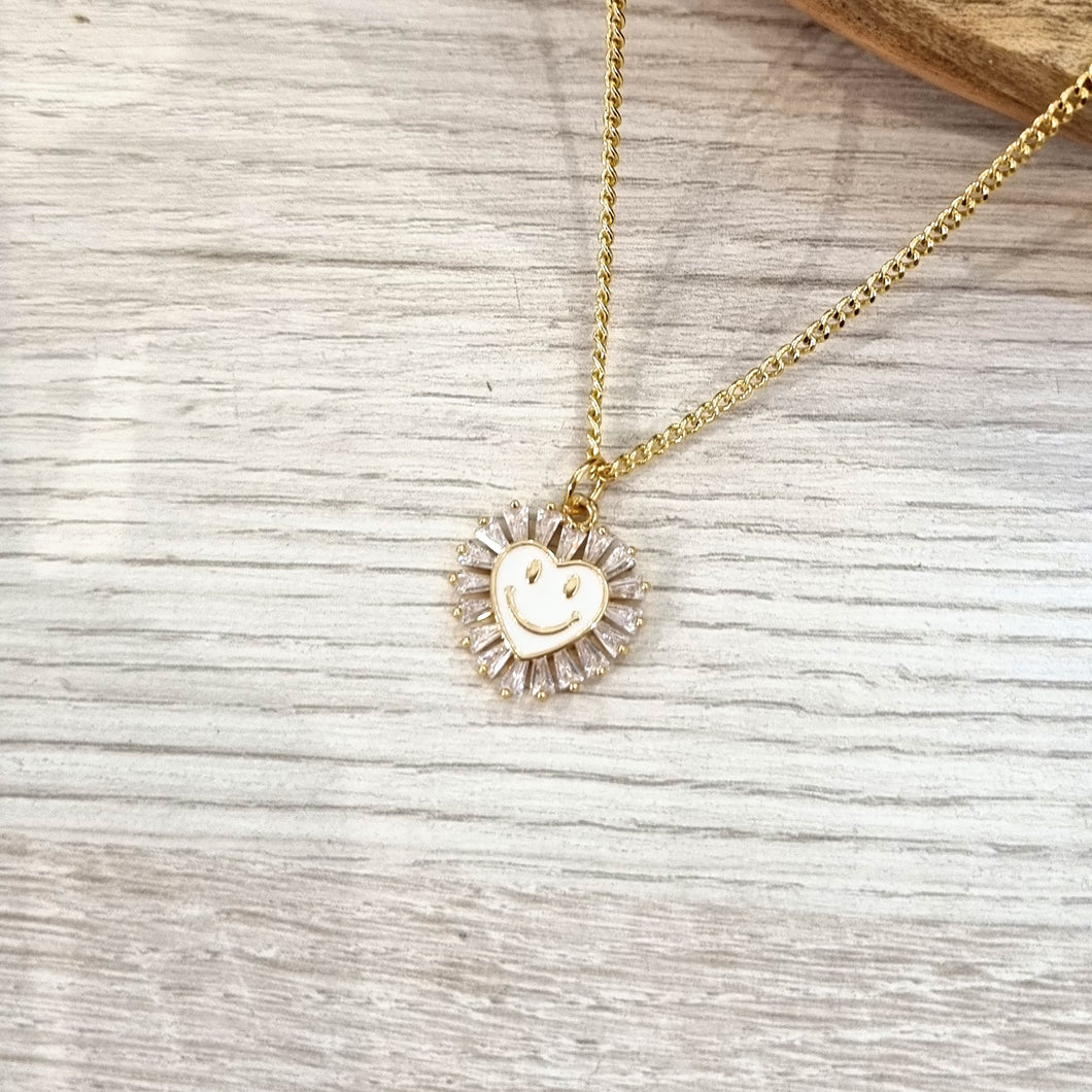 Collar Chapa de Oro Happy Blanco Corazon
