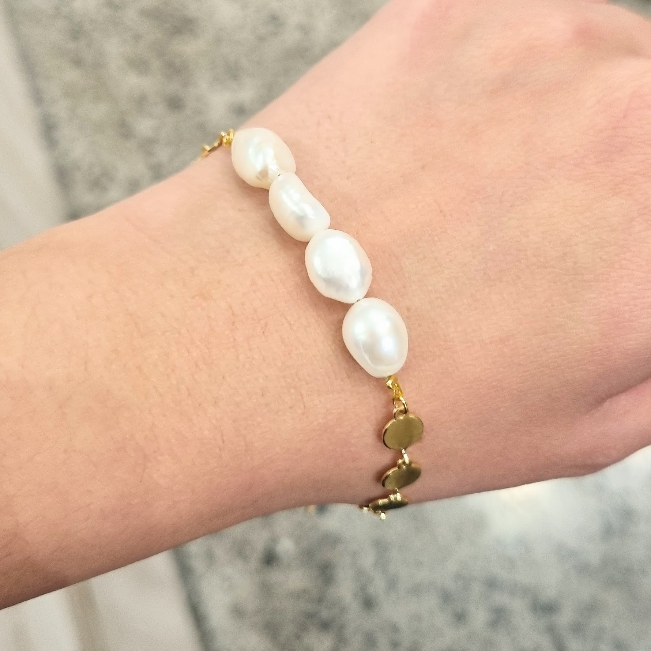 Pulsera Chapa de Oro Perlas y Cadena Bolitas