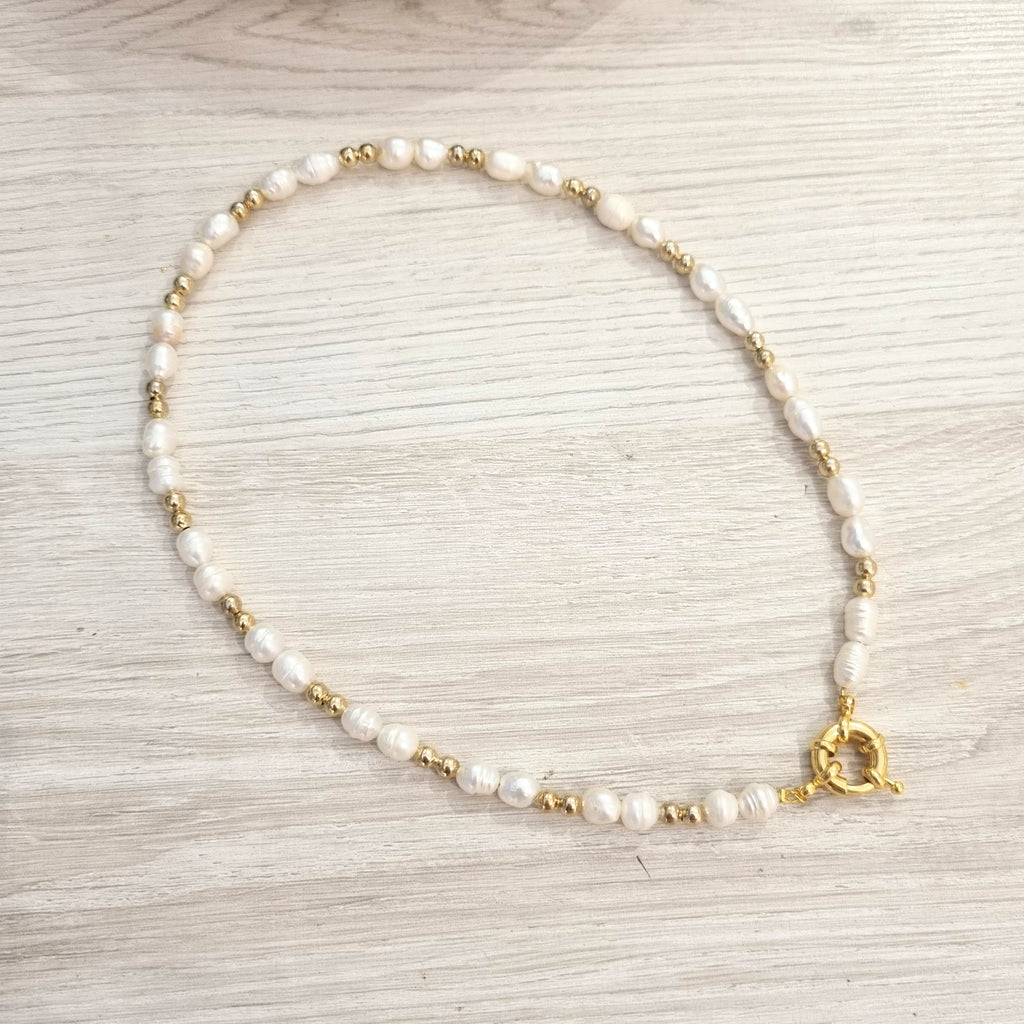 Collar Chapa de Oro 2 Bolitas con 2 Perlas de Rio