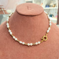 Collar Chapa de Oro 2 Bolitas con 2 Perlas de Rio