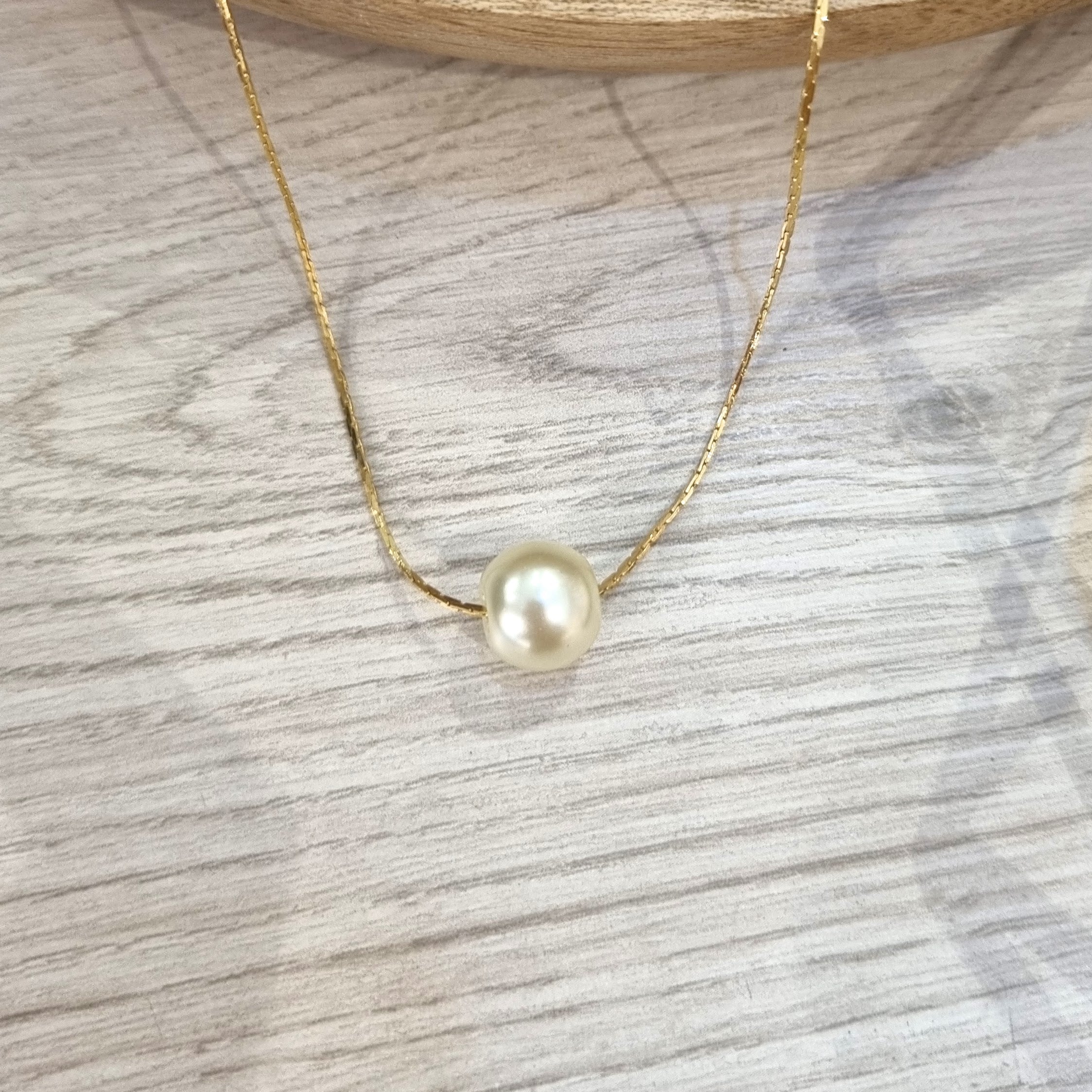 Collar Chapa de Oro Perla Cristal