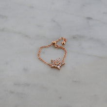Cargar imagen en el visor de la galería, Anillo Oro Rosa Ajustable Flor Plata .925