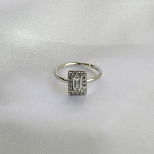 Cargar imagen en el visor de la galería, Anillo Plateado Bagguette Chapa de Oro