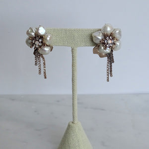 Aretes Dorados de Plata Flor y Perlas