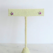 Cargar imagen en el visor de la galería, Aretes Plata Flor Mini con Rosa