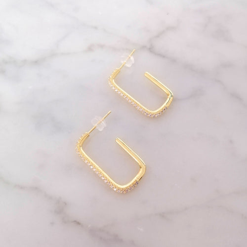 Aretes Dorados con Zirconias Cuad Poste de Plata