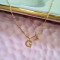 Collar Chapa de Oro Inicial con Corazón Rosa