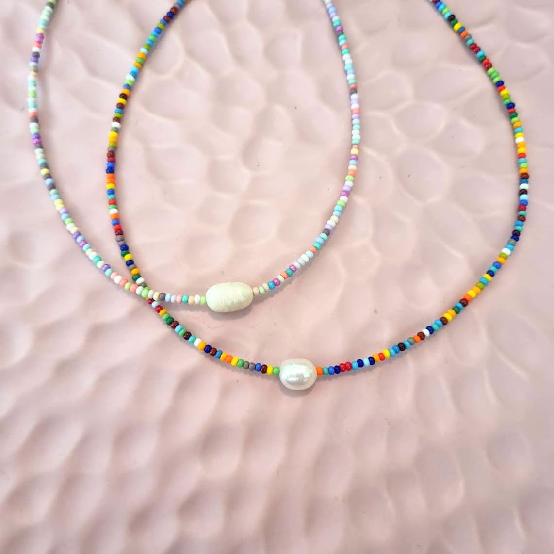 Collar Chapa de Oro Multicolor Perla