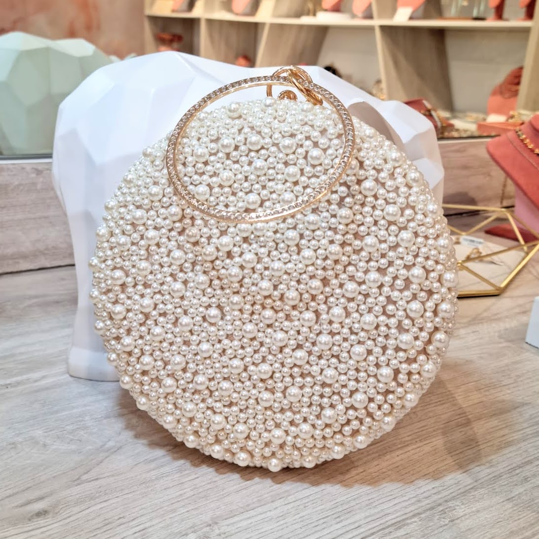 Bolsa Redonda con Perlas